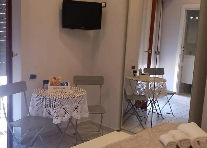 Home Elisabet